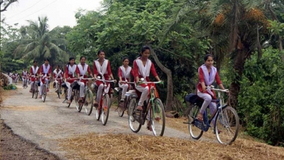 গুয়াখোলার সাইকেল বালিকাদের গল্প