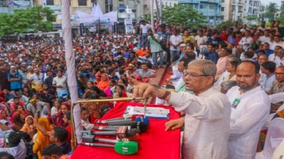 খালেদা জিয়াকে অন্যায়ভাবে কারাগারে রেখেছে সরকার: ফখরুল  