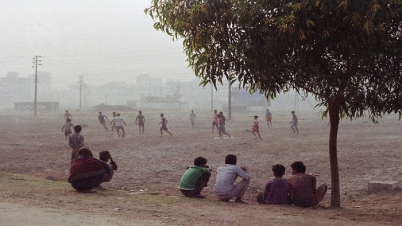 সূর্যের দেখা পেলো নগরবাসী