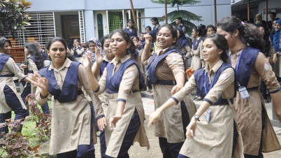 বয়ঃসন্ধিকালে কিশোরীদের জন্য ক্ষতিকর জাঙ্ক ফুড