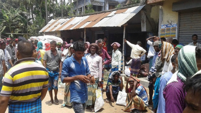 যে হাটে ‘বিক্রি হন’ দরিদ্র মানুষ