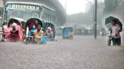 বৃষ্টি থাকবে ৩ দিন: জলাবদ্ধ ঢাকায় দুর্ভোগ চরমে