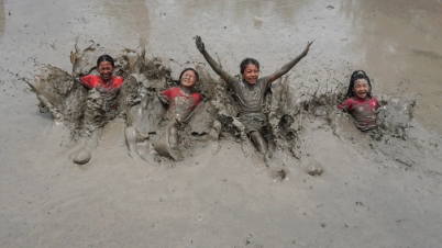 কাদায় খেললে বাড়ে রোগ-প্রতিরোধ ক্ষমতা